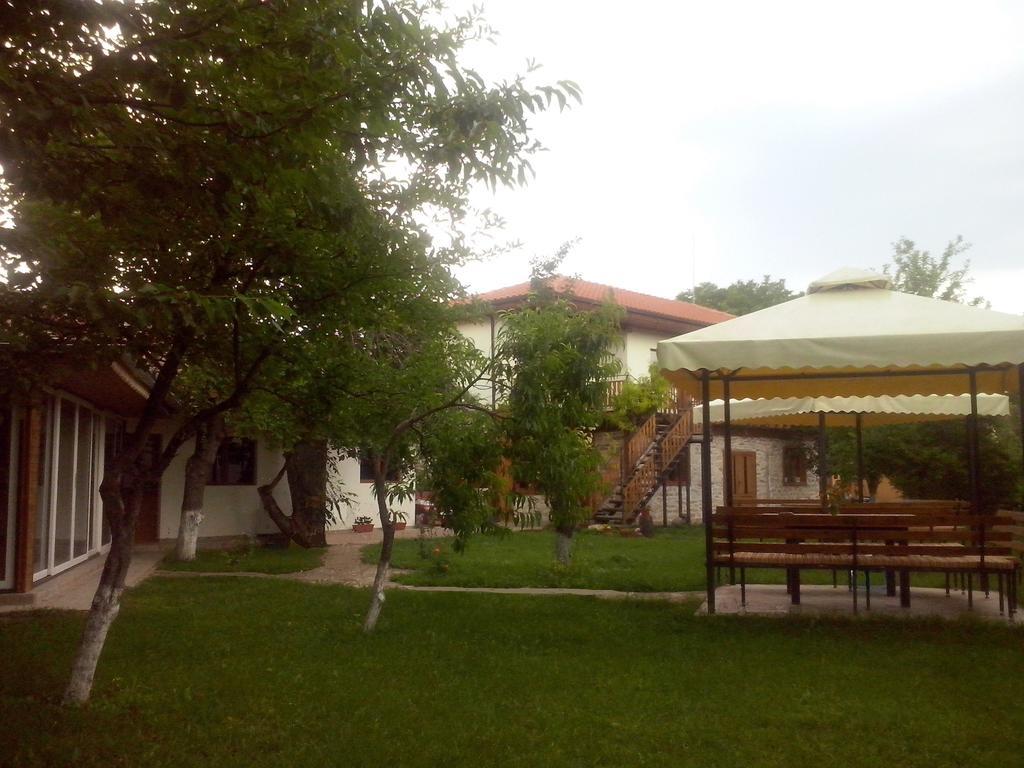 Emen Guest House Friends מראה חיצוני תמונה