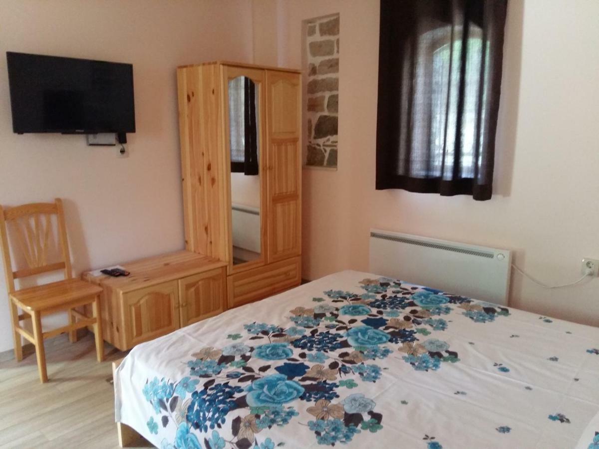 Emen Guest House Friends מראה חיצוני תמונה